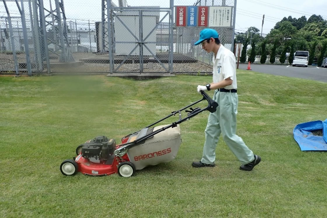 機械の操作も上手にこなします​​